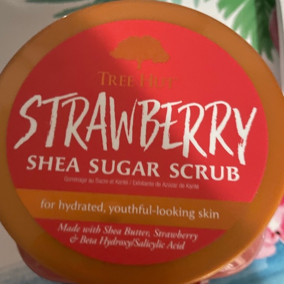 Treehut scrub strawberry - Picture 2 of 2